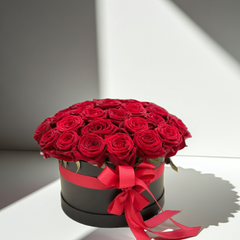 Luxury Red Rose Bouquet in Black Hat Box