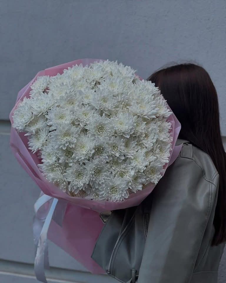 Pink Wrapped Chrysanthemum Bouquet - Rawadat Al Ward