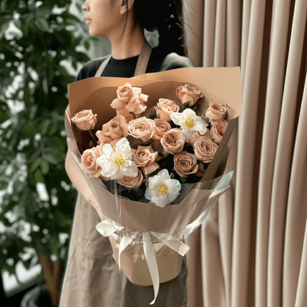 Brown Rose and White Flower Bouquet - Rawadat Al Ward