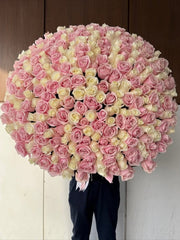 Elegant Mixed Rose Bouquet - 100+ Roses in Pink and White - Rawadat Al Ward