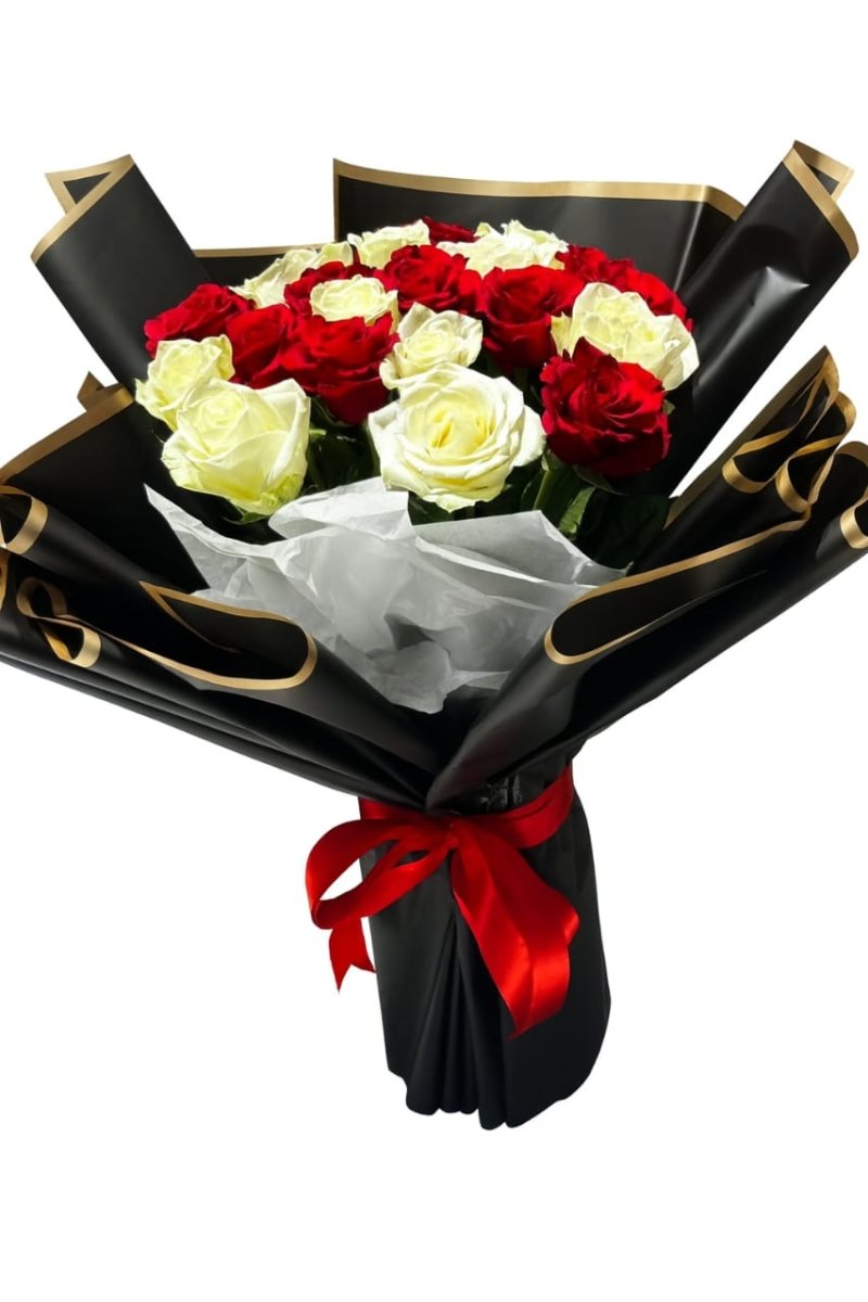 Elegant Red & White Rose Bouquet - Rawadat Alward