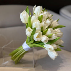Elegant White Tulip Bouquet for Special Occasions - Rawadat Al Ward