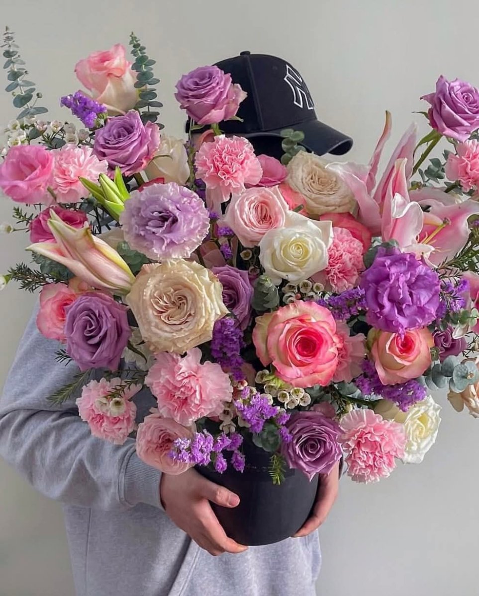 Luxury Mixed Floral Bouquet with Roses and Lilies - Rawadat Al Ward