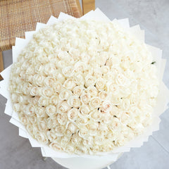 Luxury White Rose Mega Bouquet - Rawadat Alward