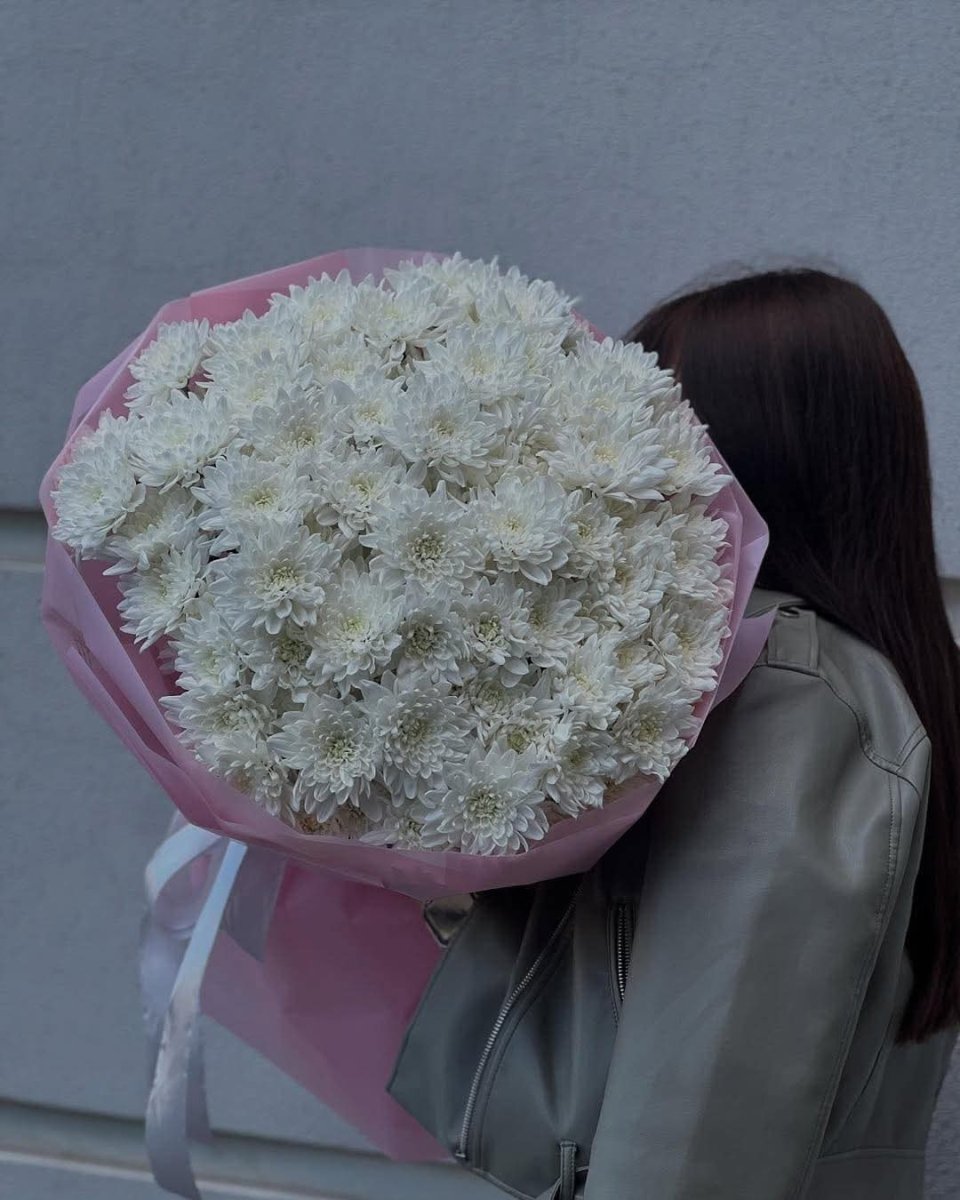 Pink Wrapped Chrysanthemum Bouquet - Rawadat Al Ward
