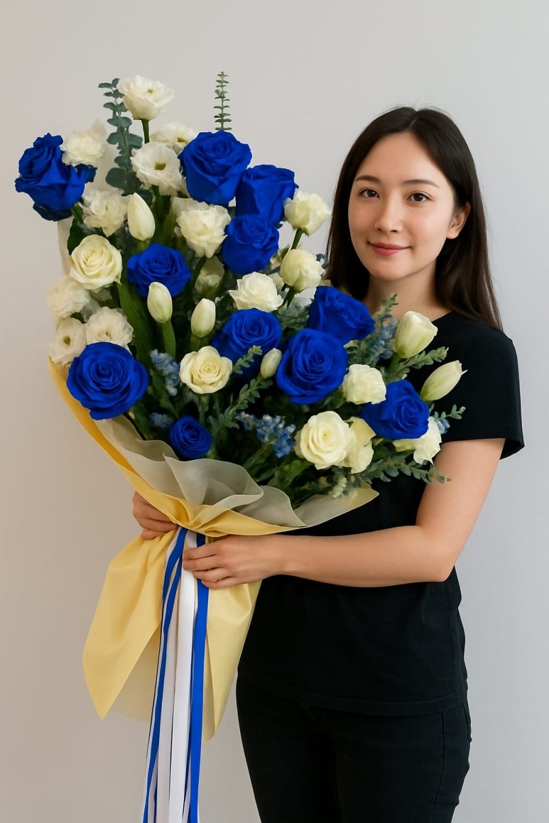 Royal Blue & White Grand Bouquet - Rawadat Alward
